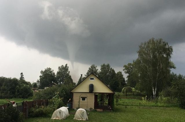nebyvalyj-tornado-v-tverskoj-oblasti-unes-zhizn-podrostka-i-dvu_p85201