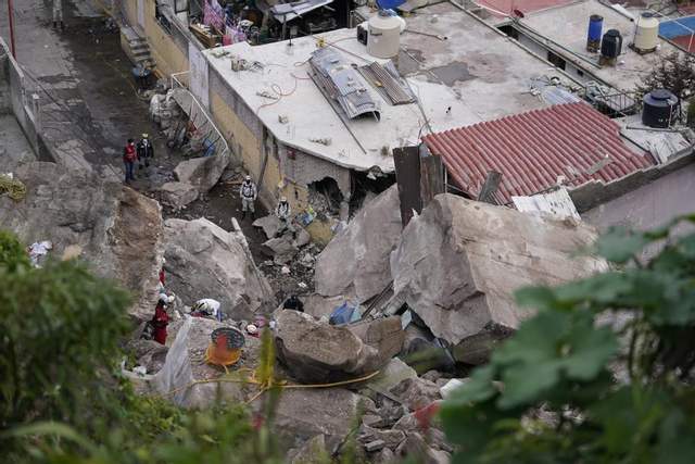 Жуткие фото рухнувшей скалы в Мексике