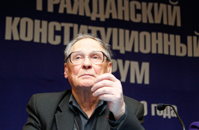 Жириновский отозвался на смерть правозащитника Ковалёва