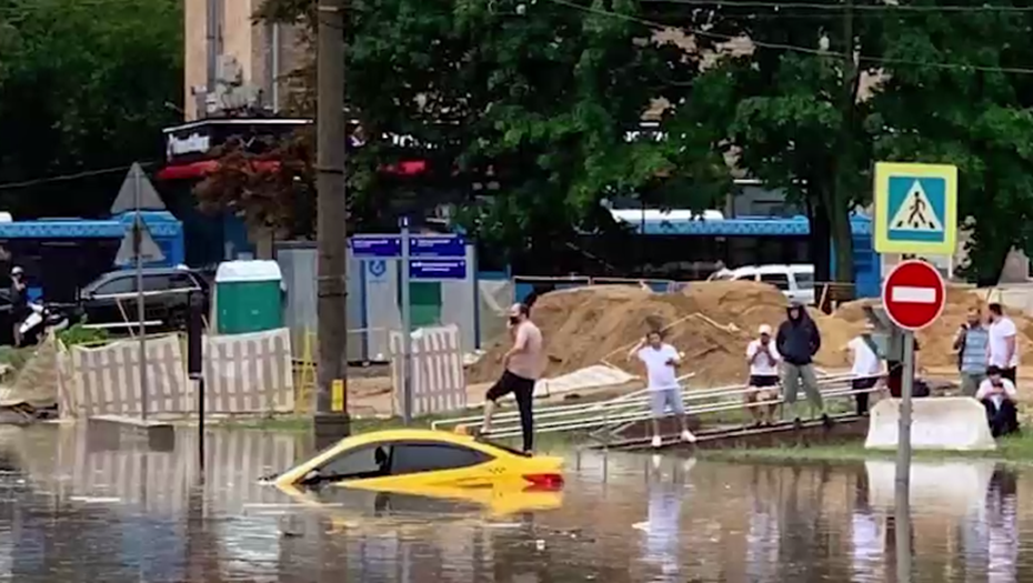 Какие районы затапливает. Потоп в Москве 28 июня 2021. Ливень в Москве 28 июня. Ливень в Москве 28 06 2021. Потоп в Москве 2022.