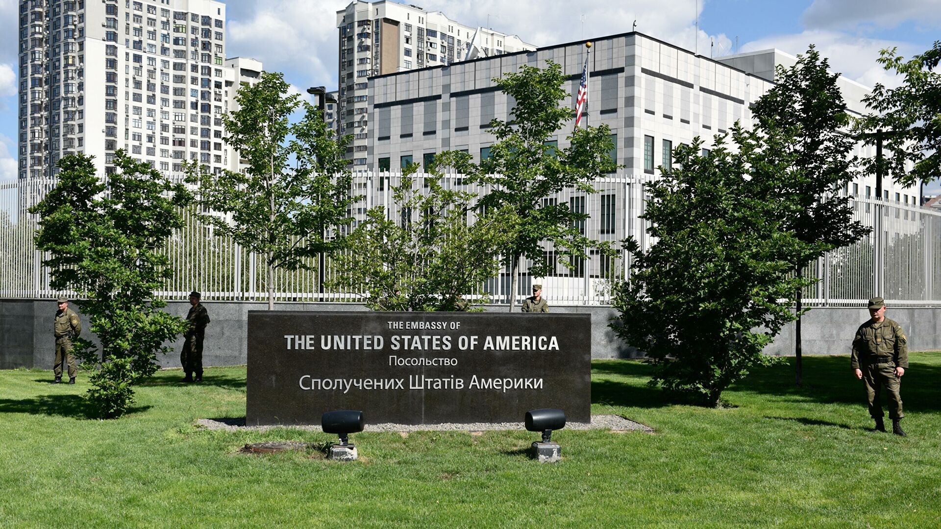 Посольство США в Киеве исключило покупку Украиной российской вакцины