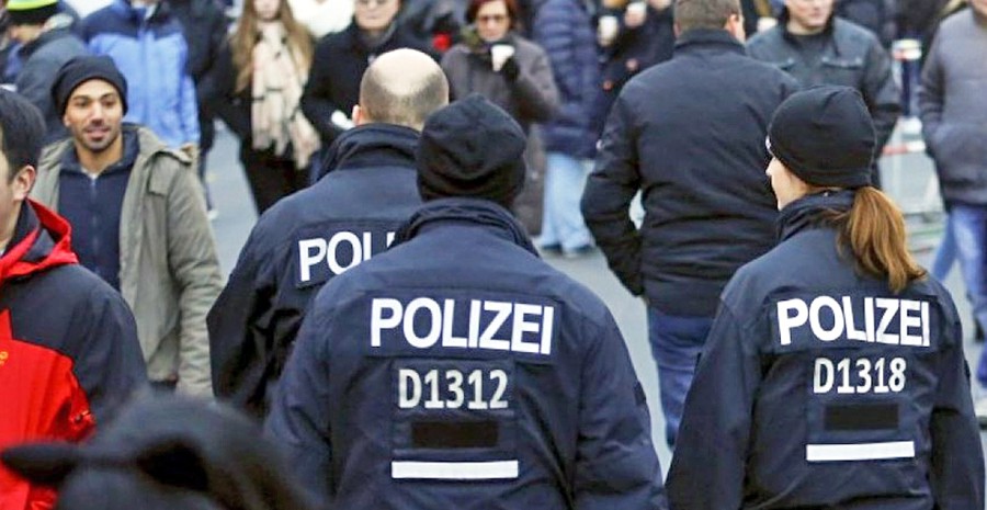 Во время антикарантинных протестов в Берлине тяжело ранены полицейские